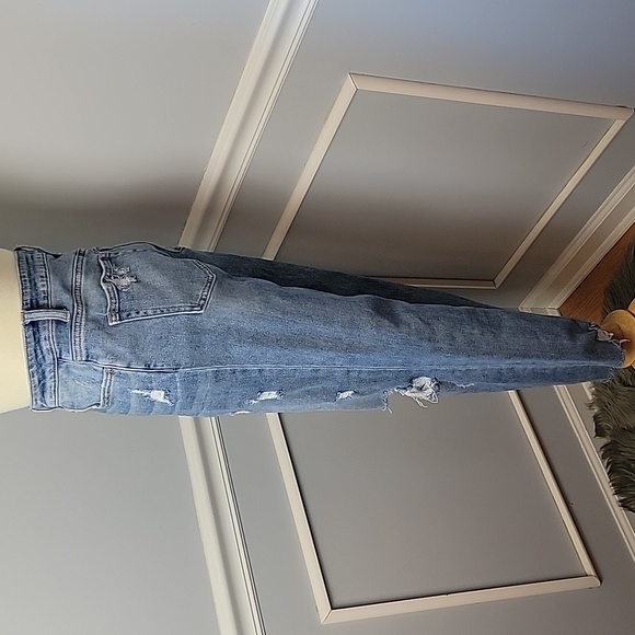 ALTAR'D STATE Light Wash Distressed Destroyed Raw Hem Stretch Straight Leg Jeans - Picture 2 of 8